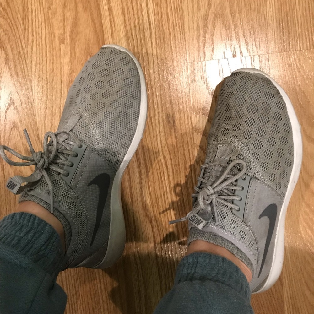 Juvenate Gray Nike’s , Size 7